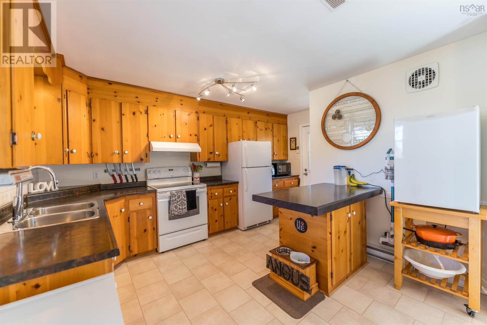 8 Desbrisay Drive, Bridgewater, Nova Scotia  B4V 3H7 - Photo 23 - 202406739