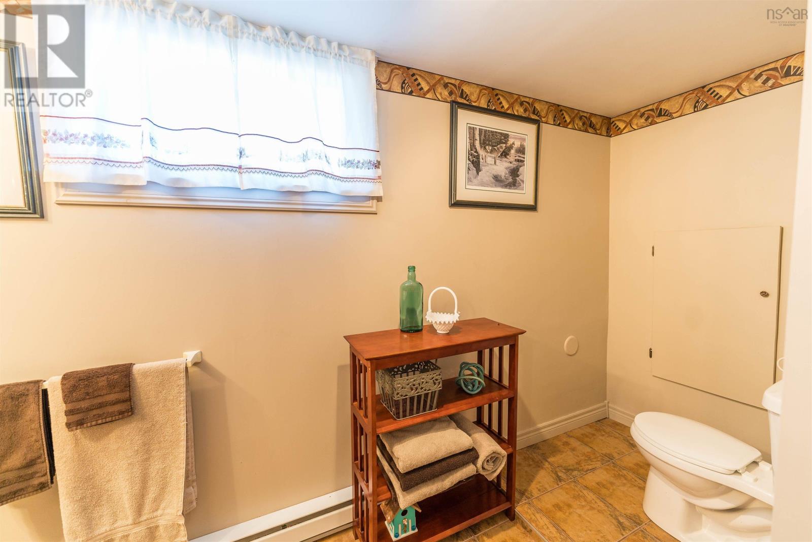 8 Desbrisay Drive, Bridgewater, Nova Scotia  B4V 3H7 - Photo 31 - 202406739
