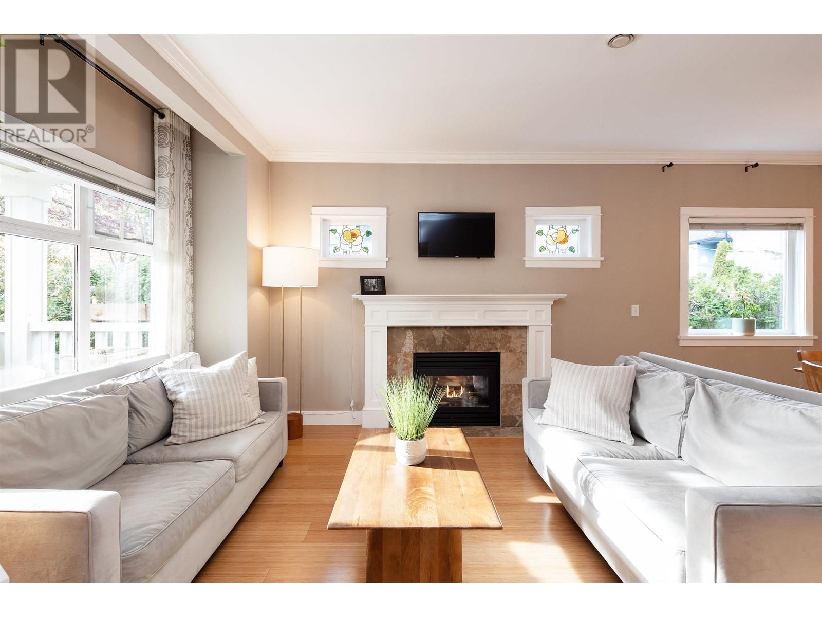 355 W 11th Avenue, Vancouver, British Columbia  V5Y 1T3 - Photo 5 - R2869262