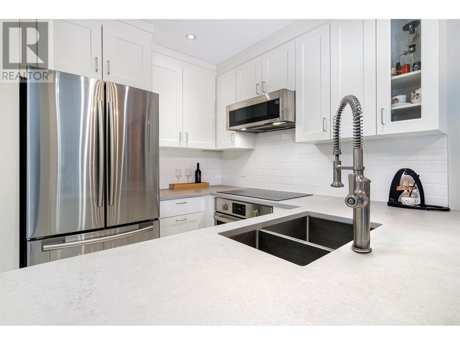 317 2222 Castle Drive, Whistler, British Columbia  V8E 0L7 - Photo 8 - R2869299