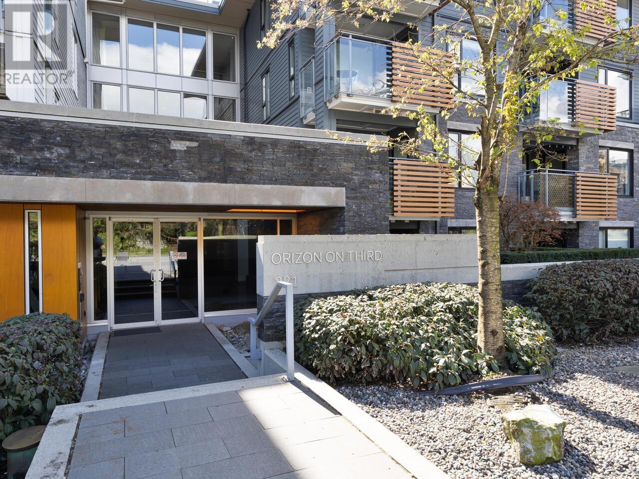 320 221 E 3rd Street, North Vancouver, British Columbia  V7L 0C1 - Photo 1 - R2869304