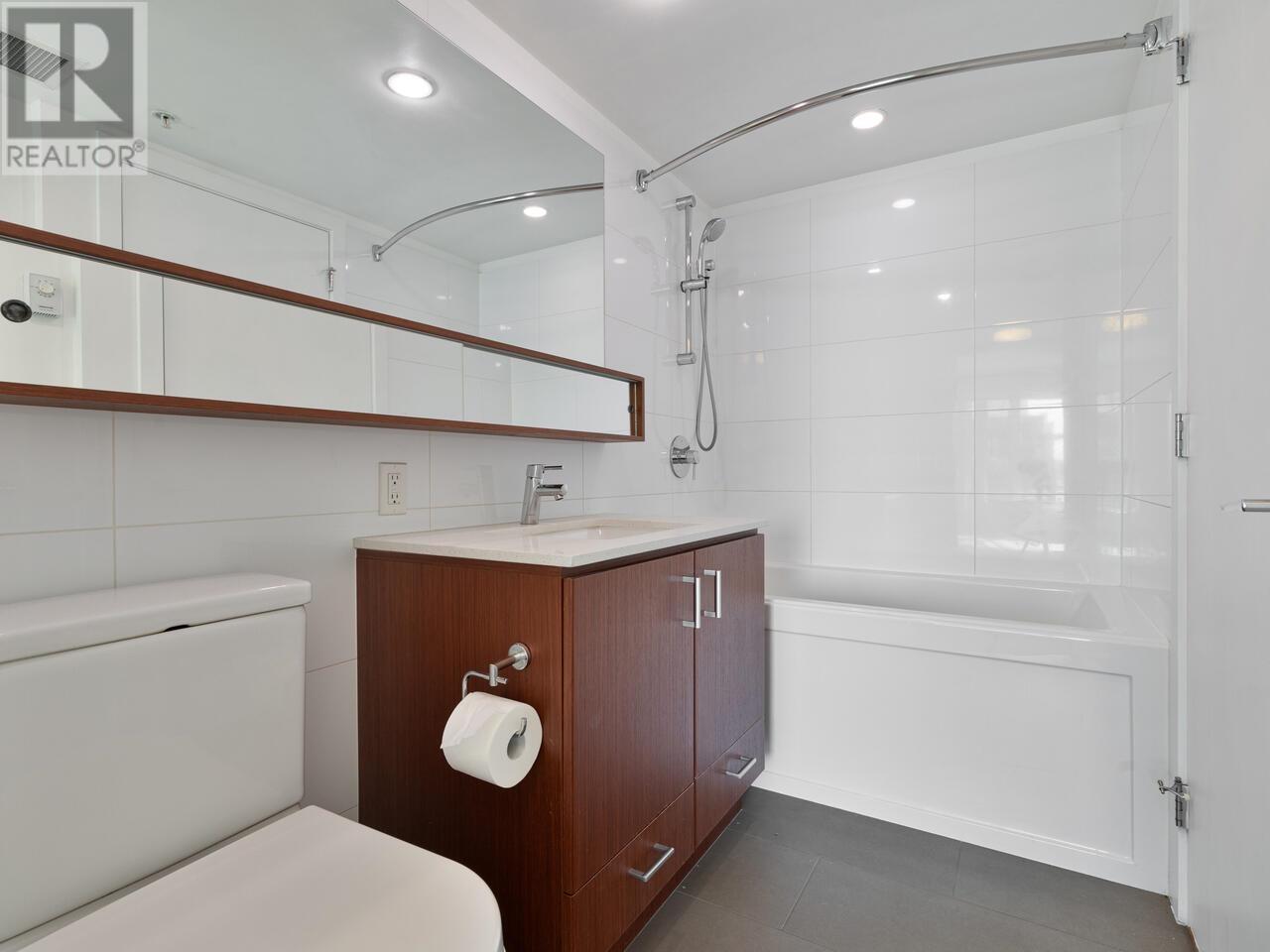 320 221 E 3rd Street, North Vancouver, British Columbia  V7L 0C1 - Photo 14 - R2869304