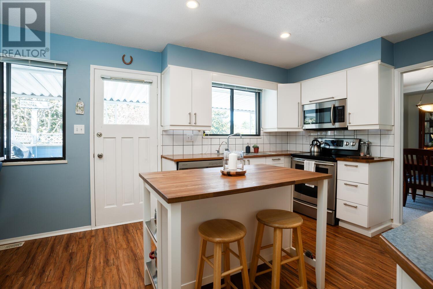 315 54 Street, Delta, British Columbia  V4M 3G6 - Photo 8 - R2869232