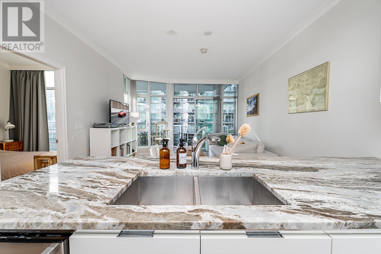 208 185 Victory Ship Way, North Vancouver, British Columbia  V7L 0G2 - Photo 11 - R2869326