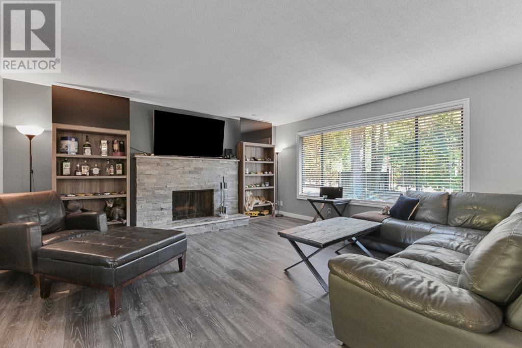 26803 Ferguson Avenue, Maple Ridge, British Columbia  V2W 1R9 - Photo 3 - R2868769