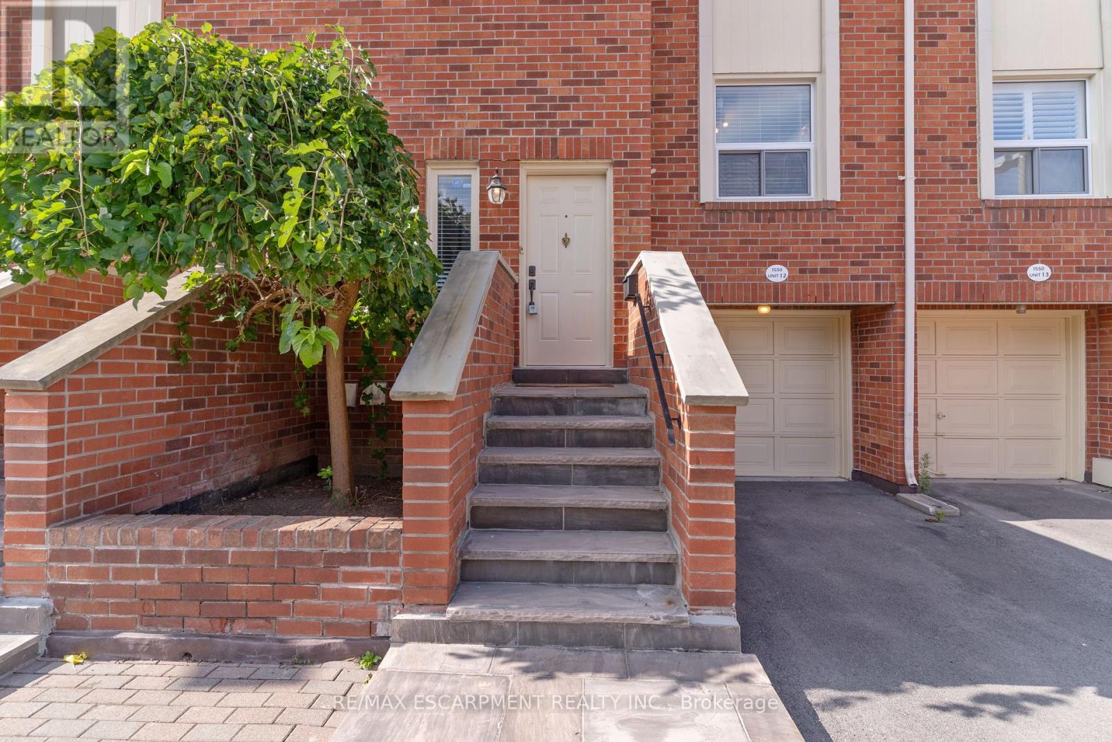 #12 -1550 Reeves Gate S, Oakville, Ontario  L6M 3J3 - Photo 2 - W8222752