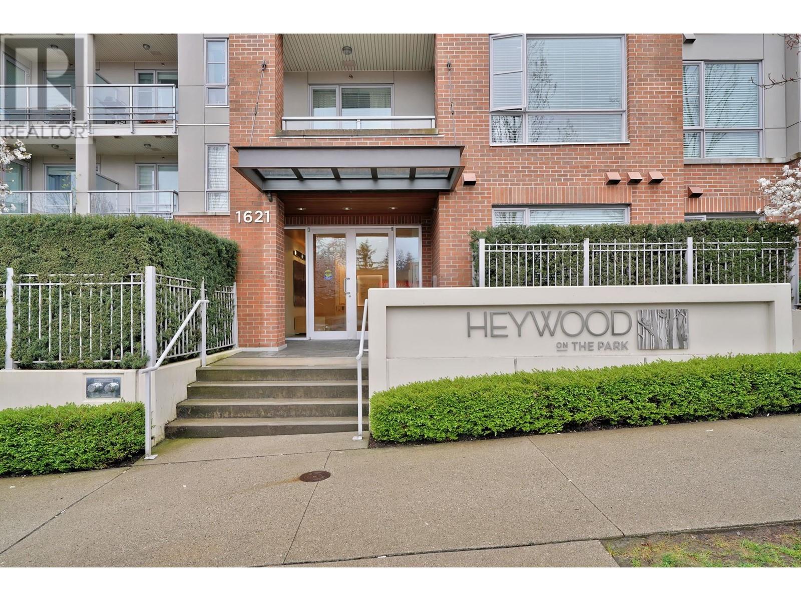 407 1621 Hamilton Avenue, North Vancouver, British Columbia  V7P 0B6 - Photo 1 - R2869415