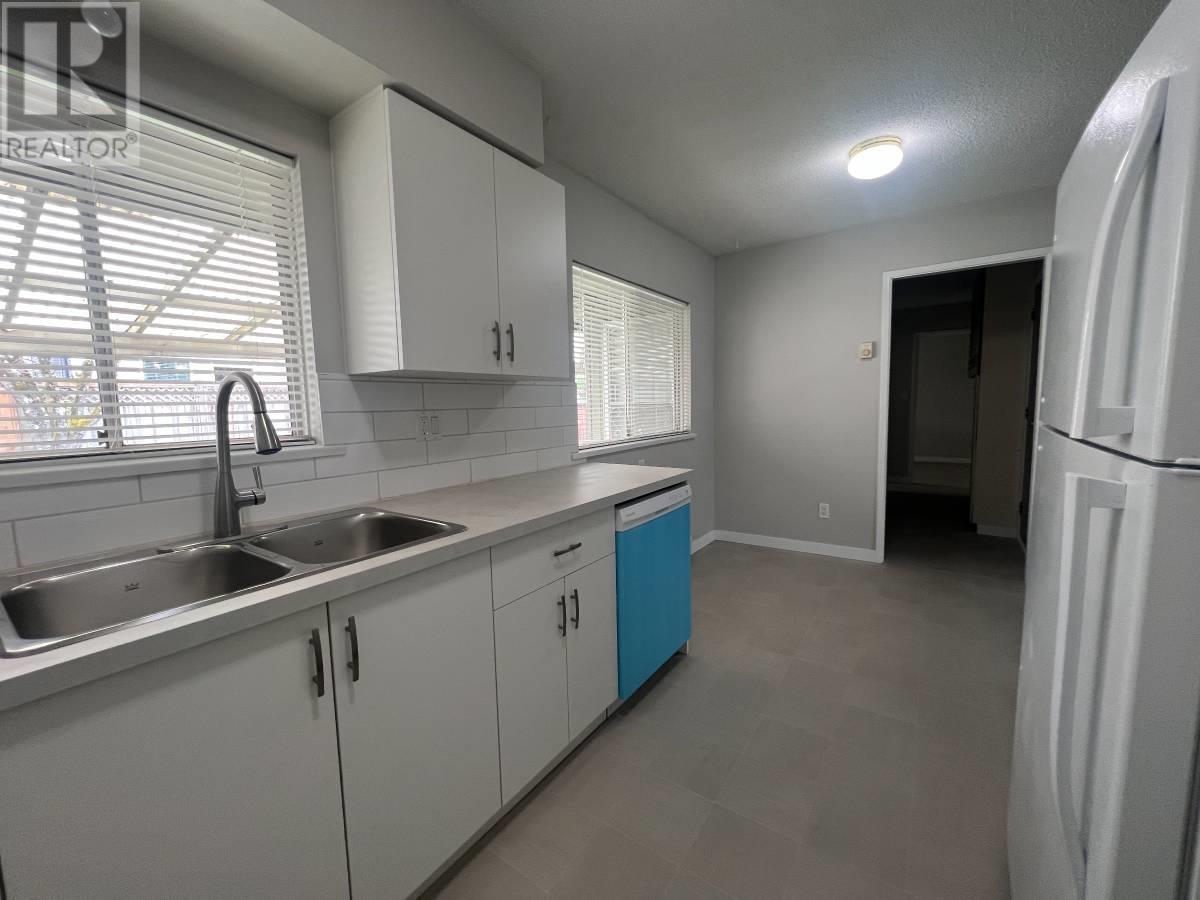 Left Side 12258 194a Street, Pitt Meadows, British Columbia  V3Y 1G5 - Photo 7 - R2869472