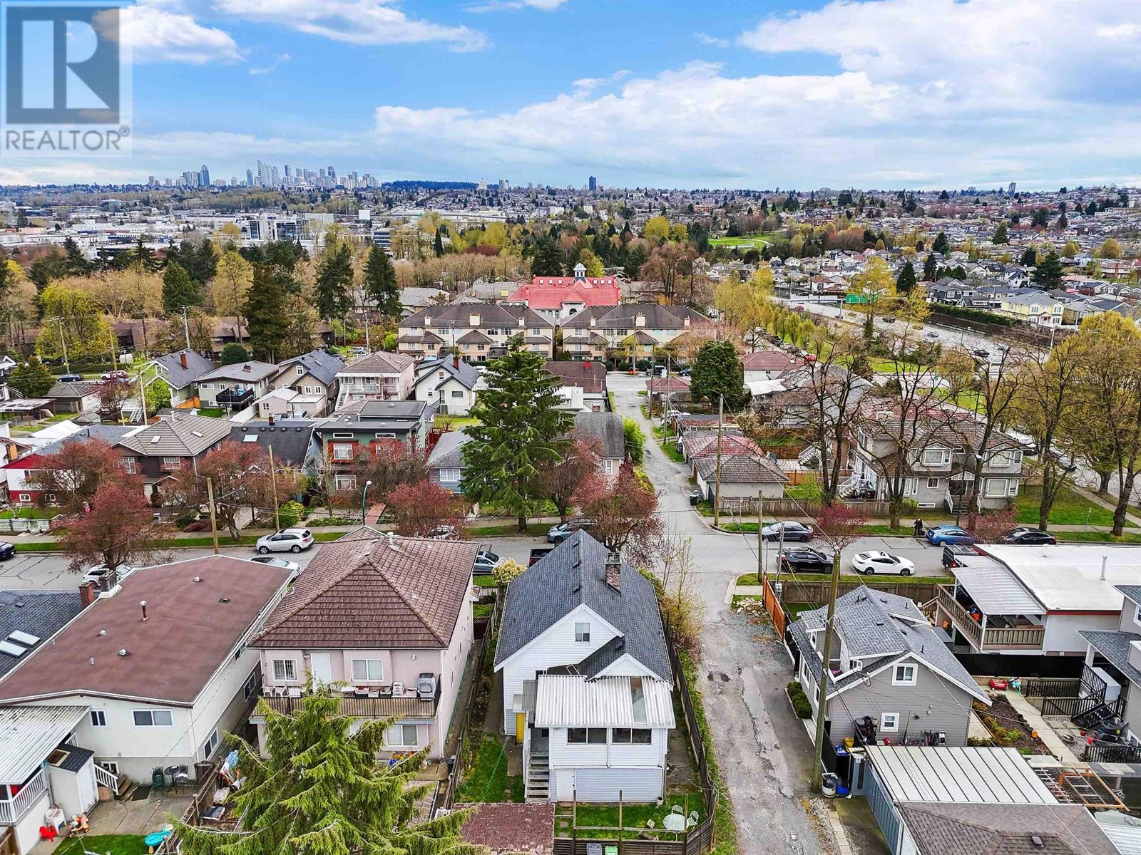 3411 E Georgia Street, Vancouver, British Columbia  V5K 2L6 - Photo 2 - R2869463