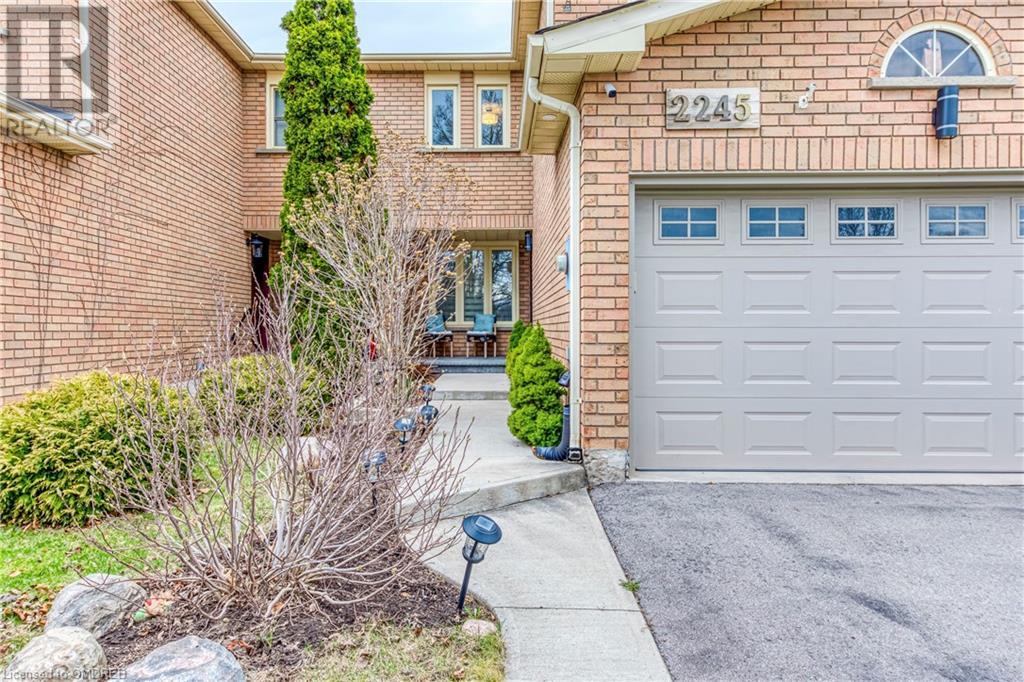 2245 Shipwright Road, Oakville, Ontario  L6M 3B1 - Photo 2 - 40569877
