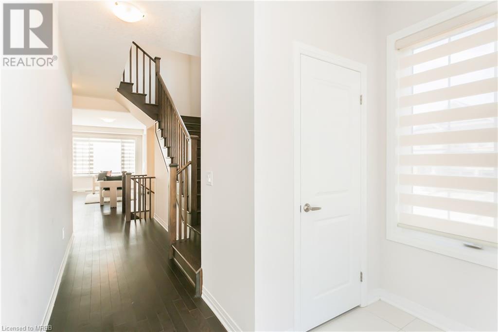 421 Robert Woolner Street, Ayr, Ontario  N0B 1E0 - Photo 4 - 40569861