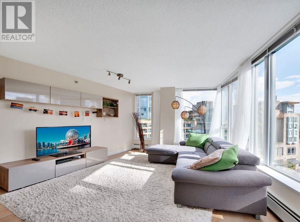 806 188 KEEFER PLACE, vancouver, British Columbia