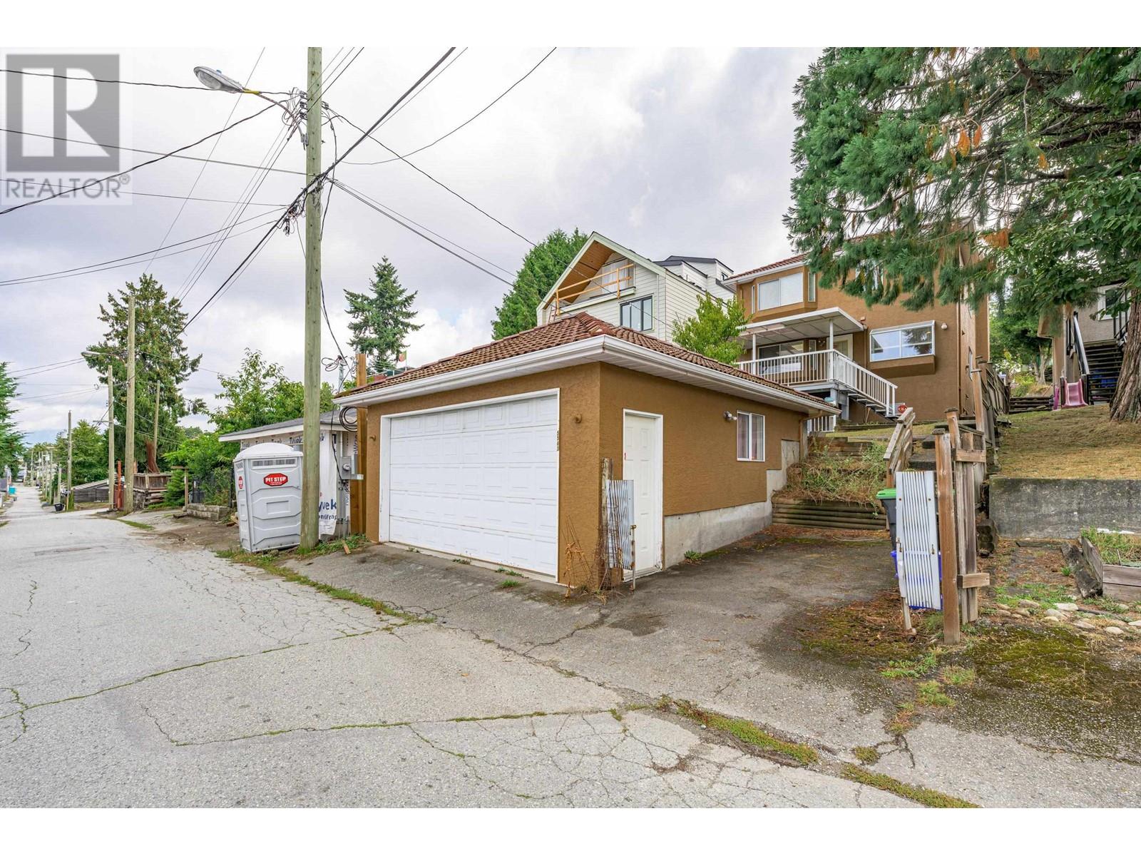 5543 Fleming Street, Vancouver, British Columbia  V5P 3G1 - Photo 3 - R2868843