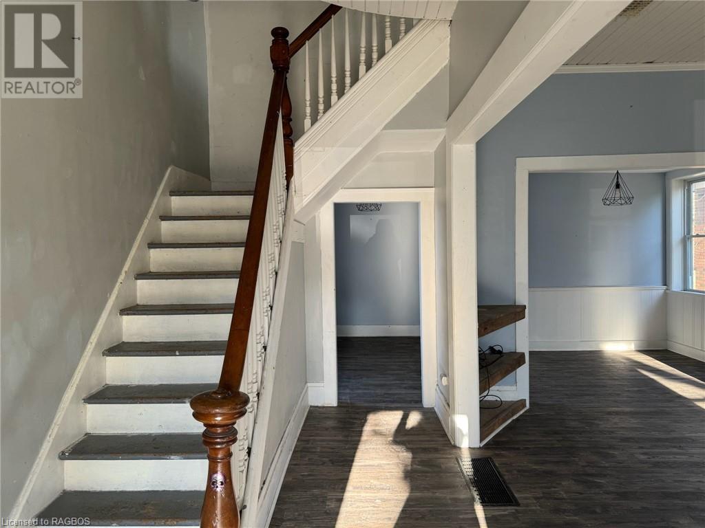 243 S Queen Street, Paisley, Ontario  N0G 2N0 - Photo 3 - 40569129