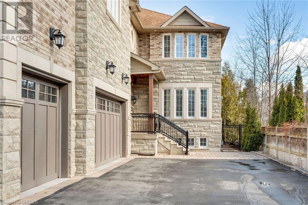 2431 Old Carriage Road, Mississauga, Ontario  L5C 1Y6 - Photo 1 - 40569618
