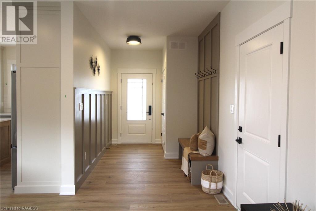 753 20th Street, Hanover, Ontario  N4N 3B8 - Photo 2 - 40569736