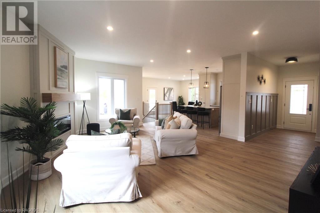 753 20th Street, Hanover, Ontario  N4N 3B8 - Photo 3 - 40569736