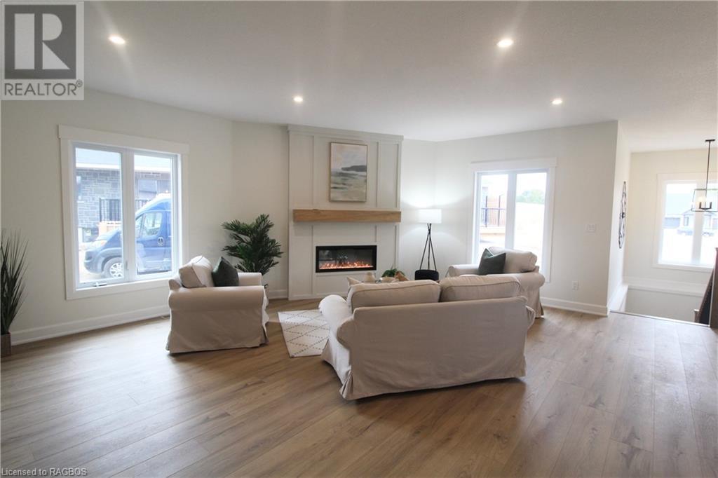 753 20th Street, Hanover, Ontario  N4N 3B8 - Photo 4 - 40569736