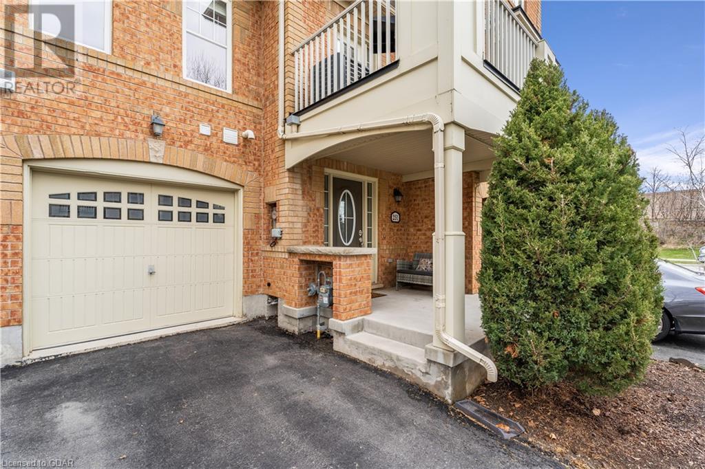 251 Wetenhall Landing, Milton, Ontario  L9T 7B7 - Photo 4 - 40569770