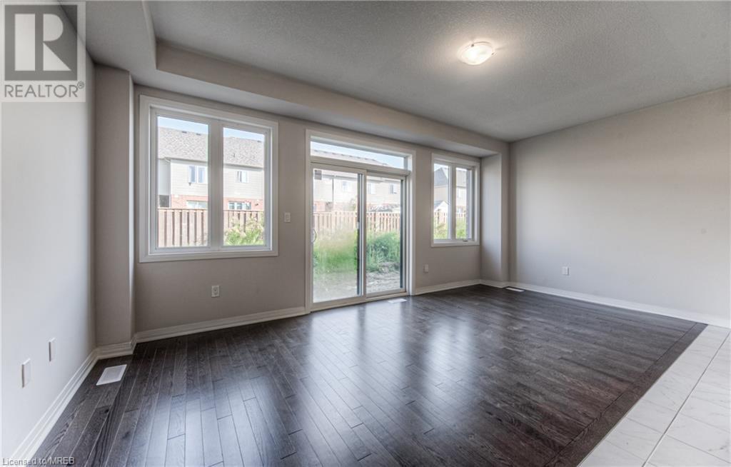 422 Robert Woolner Street, North Dumfries, Ontario  N0B 1E0 - Photo 4 - 40569407