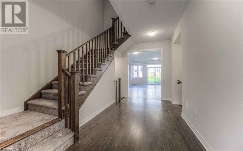 422 Robert Woolner Street, North Dumfries, Ontario  N0B 1E0 - Photo 9 - 40569407