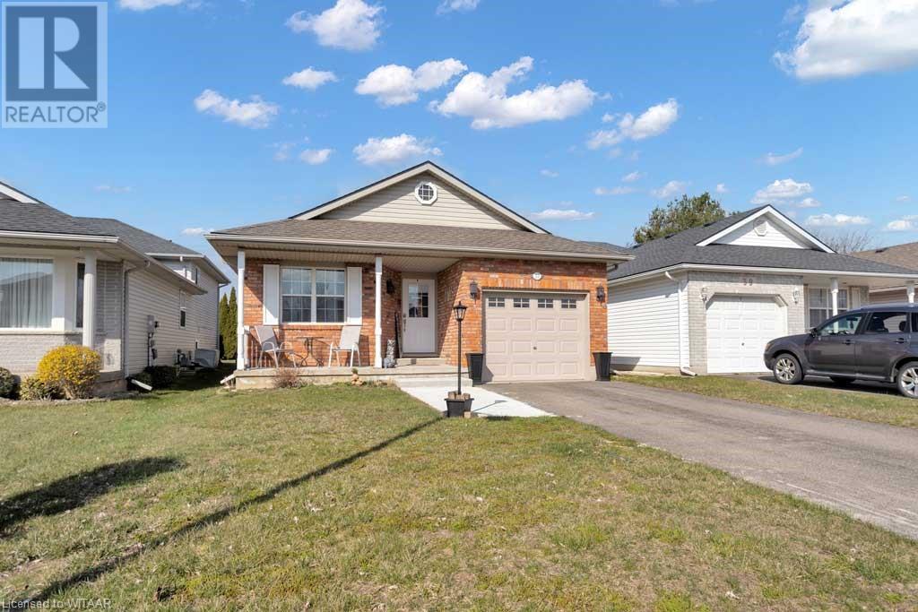 37 Peach Street, Tillsonburg, Ontario  N4G 5N6 - Photo 2 - 40569887