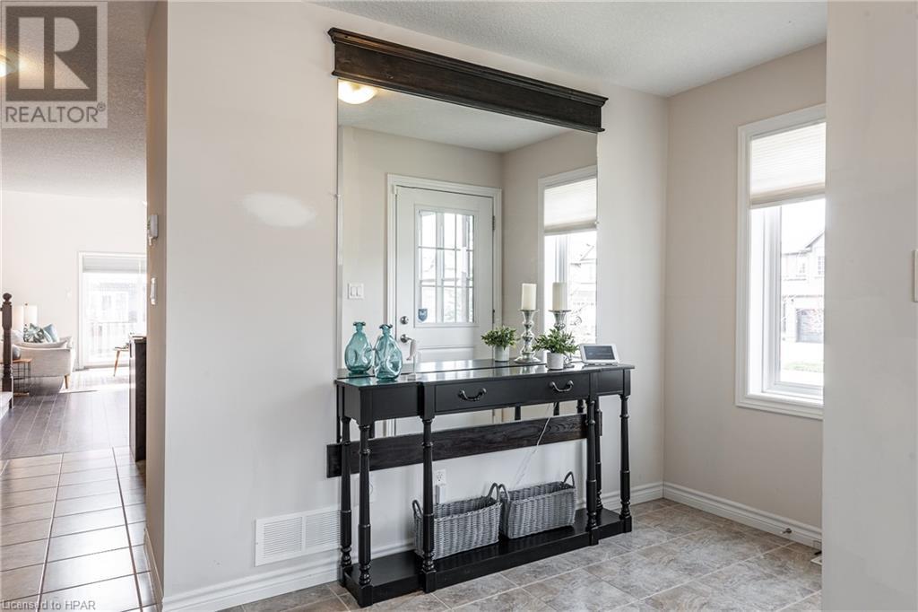 2 Davidson Drive, Stratford, Ontario  N5A 0C6 - Photo 4 - 40566487
