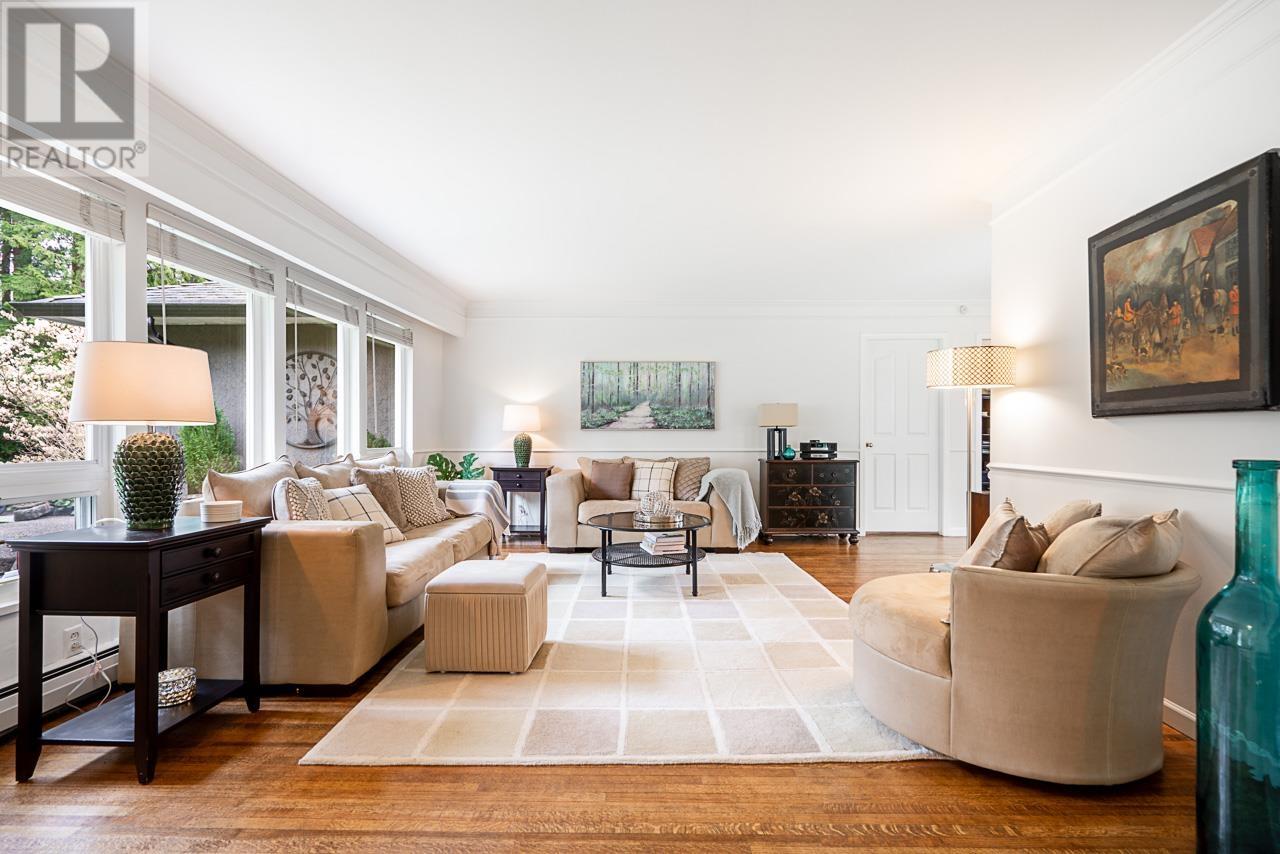 655 St. Ives Crescent, North Vancouver, British Columbia  V7N 2X4 - Photo 4 - R2869480
