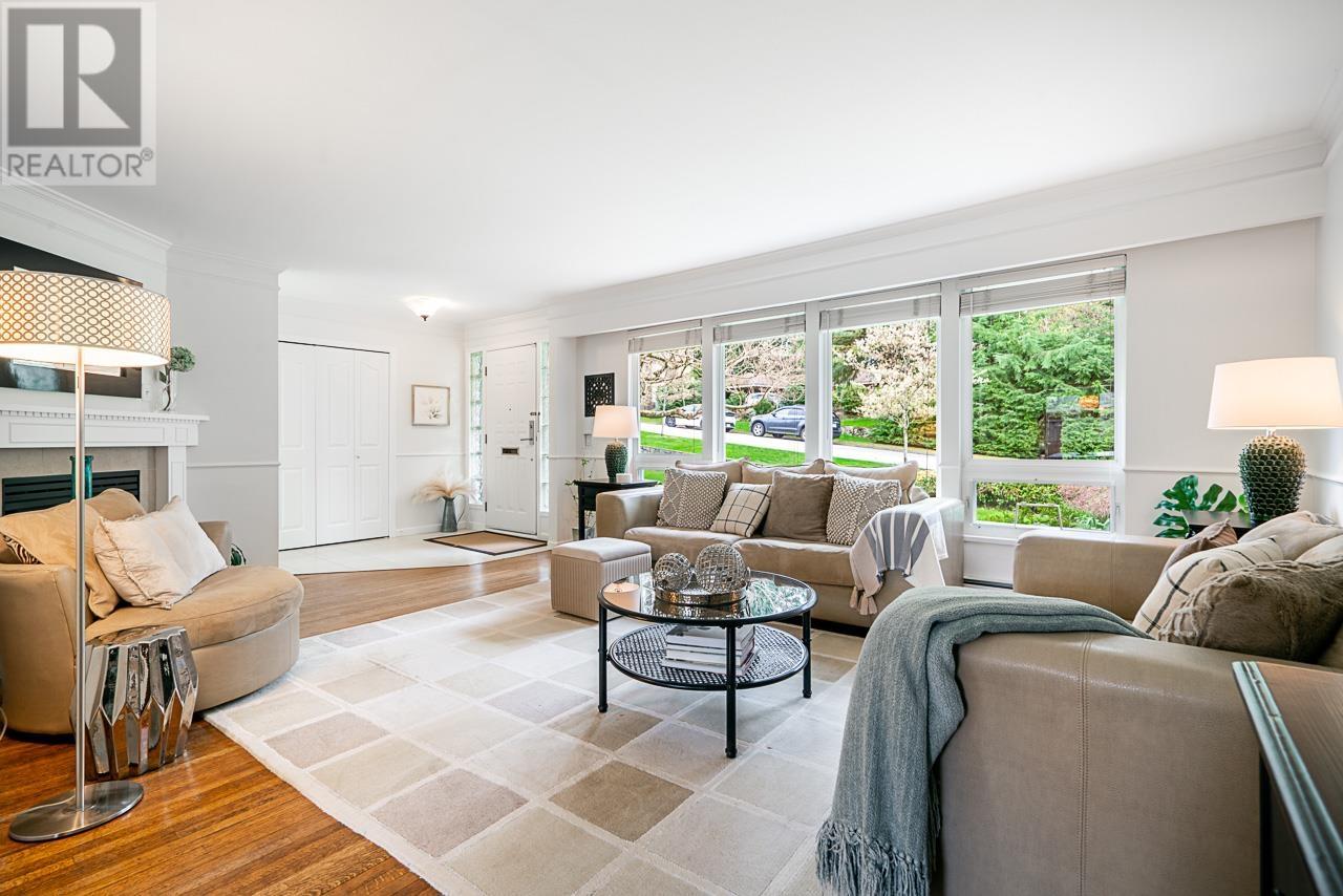 655 St. Ives Crescent, North Vancouver, British Columbia  V7N 2X4 - Photo 5 - R2869480