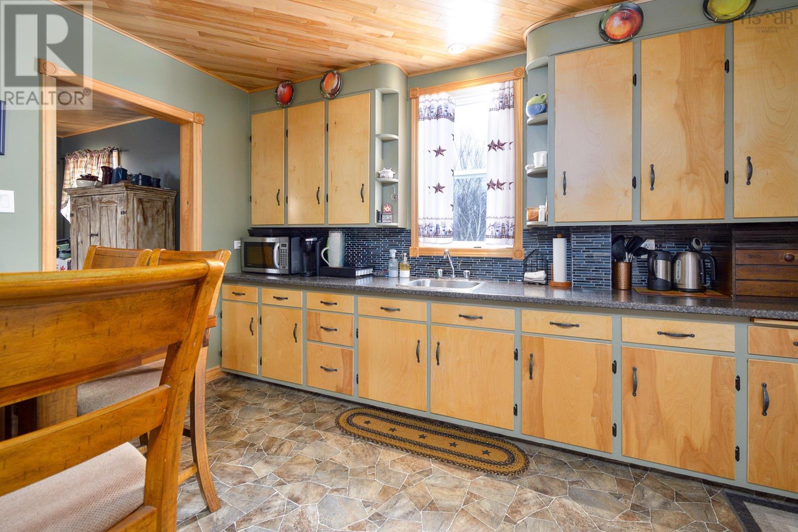 387 Rudderham Road, Point Edward, Nova Scotia  B2A 4V6 - Photo 9 - 202406787