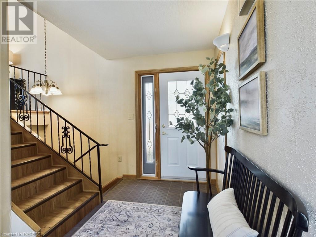 10 Huron Ridge Crescent, Kincardine, Ontario  N2Z 1K2 - Photo 3 - 40562518