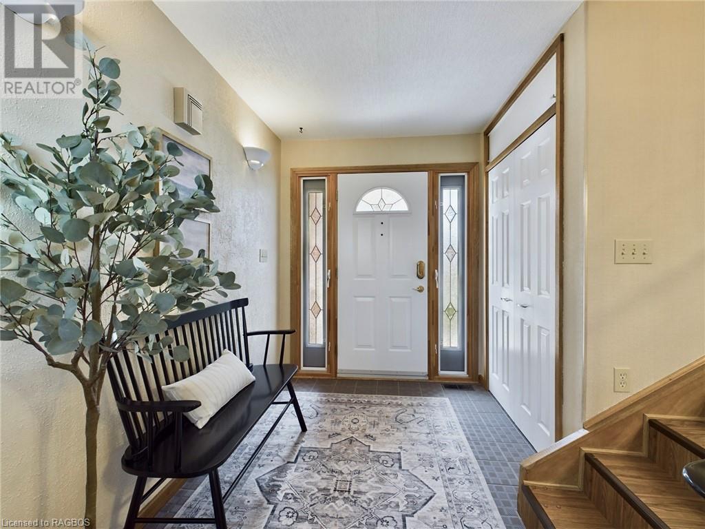 10 Huron Ridge Crescent, Kincardine, Ontario  N2Z 1K2 - Photo 2 - 40562518