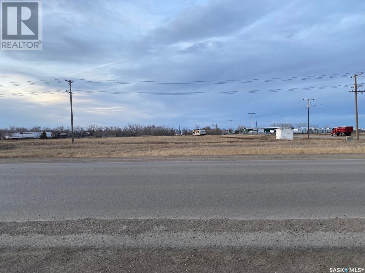 120 N Service Road W, Moose Jaw, Saskatchewan  S6H 4N8 - Photo 2 - SK965640