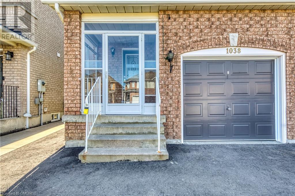 1038 Windbrook Grove, Mississauga, Ontario  L5V 2N7 - Photo 3 - 40569573