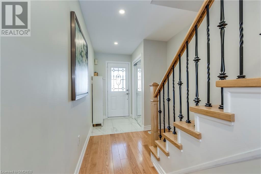 1038 Windbrook Grove, Mississauga, Ontario  L5V 2N7 - Photo 4 - 40569573
