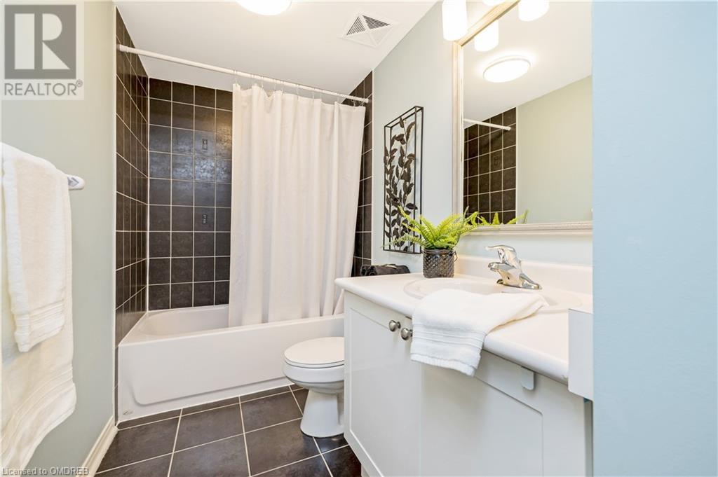 3985 W Eglinton Avenue W Unit# 15, Mississauga, Ontario  L5M 0E8 - Photo 27 - 40564392