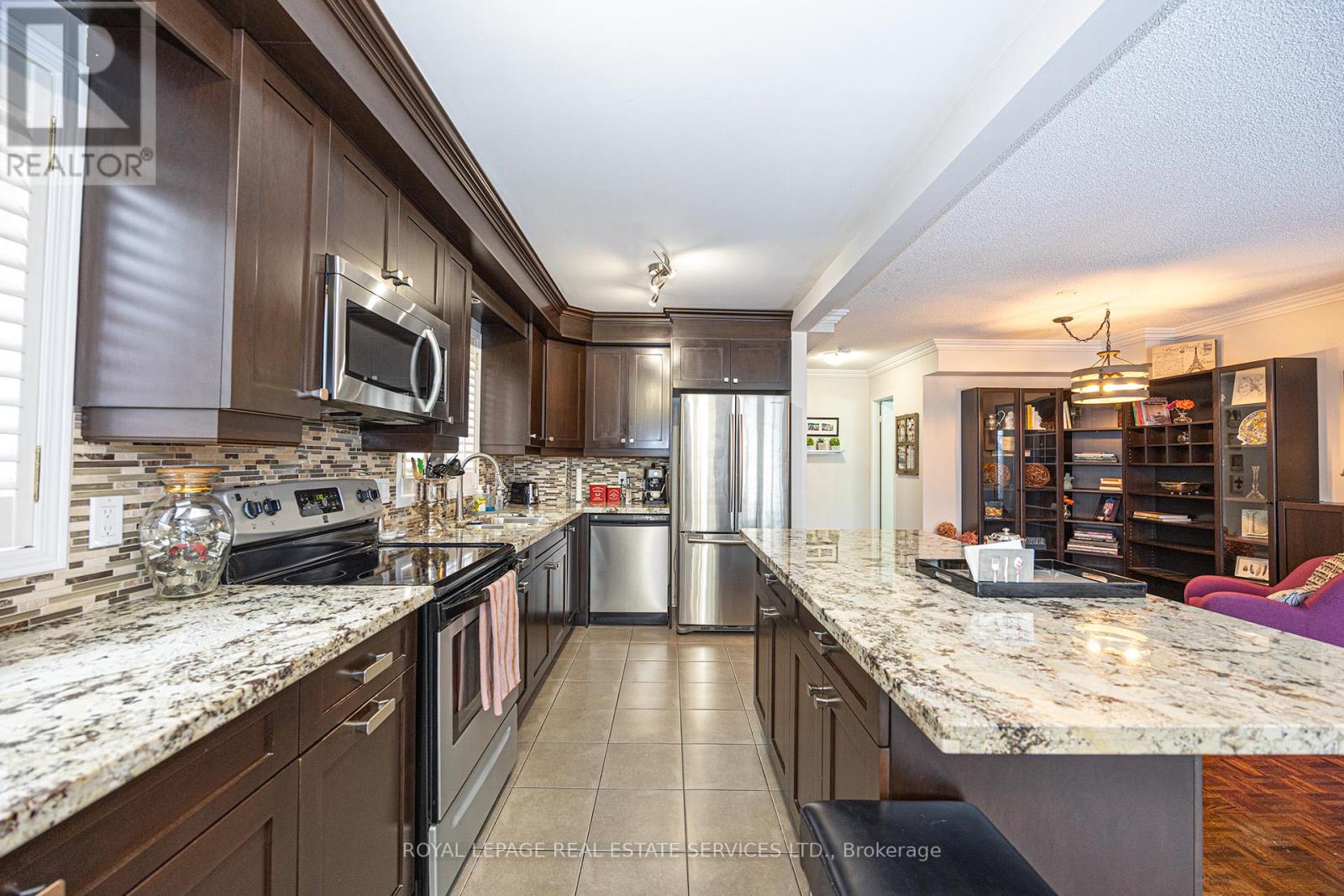 21 - 1221 Parkwest Place, Mississauga, Ontario  L5E 3J3 - Photo 6 - W8223938