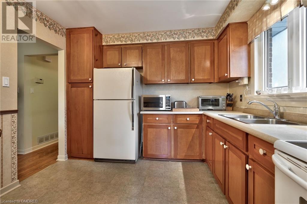 9 Miller Road, Oakville, Ontario  L6H 1J5 - Photo 10 - 40562025