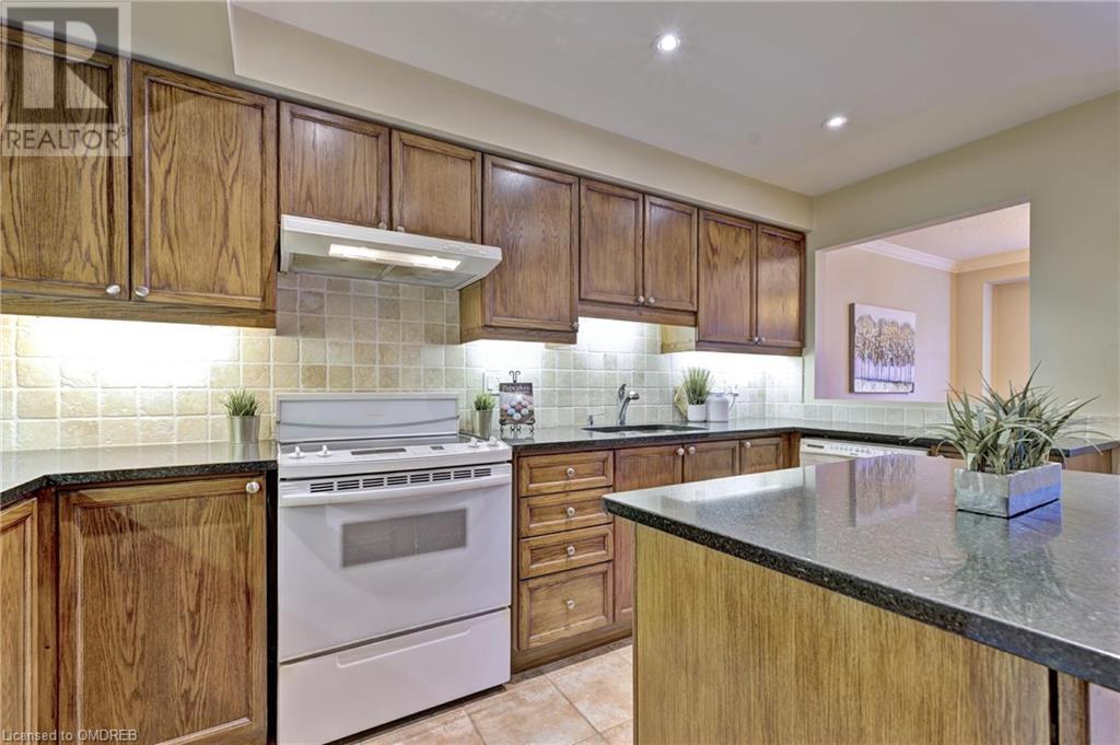 1084 Queen Street W Unit# 29b, Mississauga, Ontario  L5H 4K4 - Photo 11 - 40569898