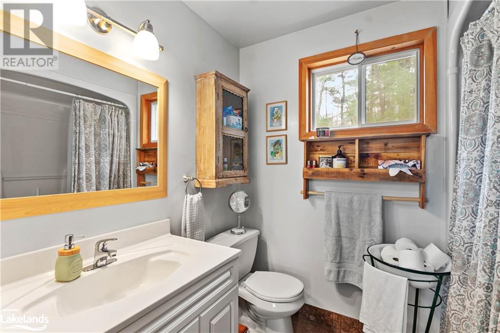 8806 Go Home Lake Shore, Georgian Bay Twp, Ontario  P0C 1H0 - Photo 17 - 40531779