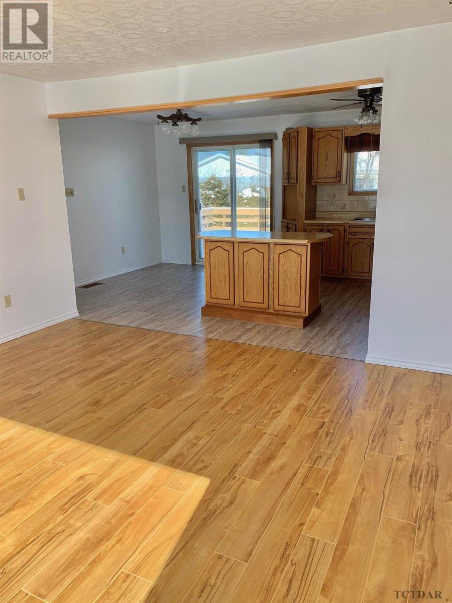 419 Buffam Dr, Temiskaming Shores, Ontario  P0J 1K0 - Photo 4 - TM240670