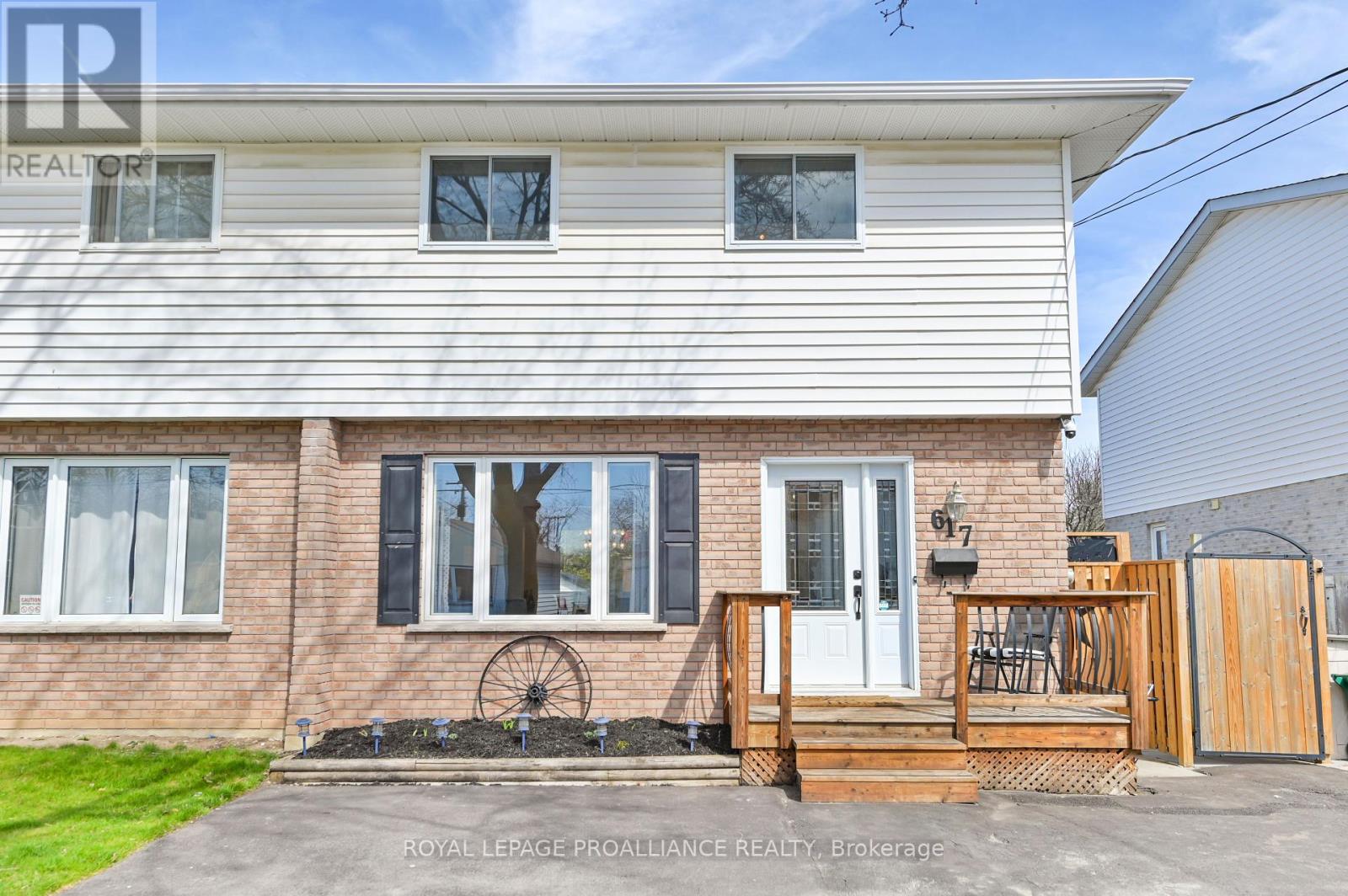617 Front St, Quinte West, Ontario  K8V 4R6 - Photo 1 - X8224686