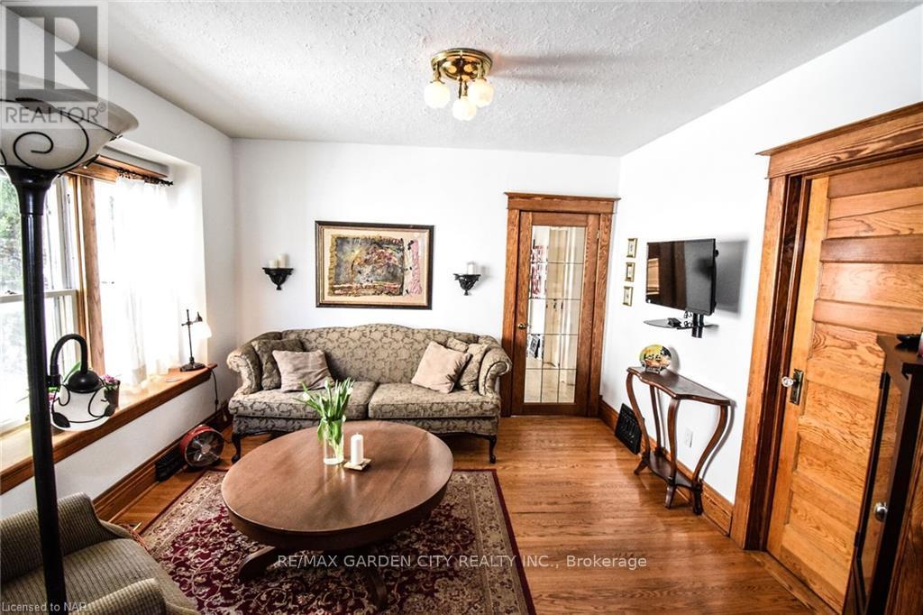 56 Woodland Ave, St. Catharines, Ontario  L2R 5A3 - Photo 13 - X8225012