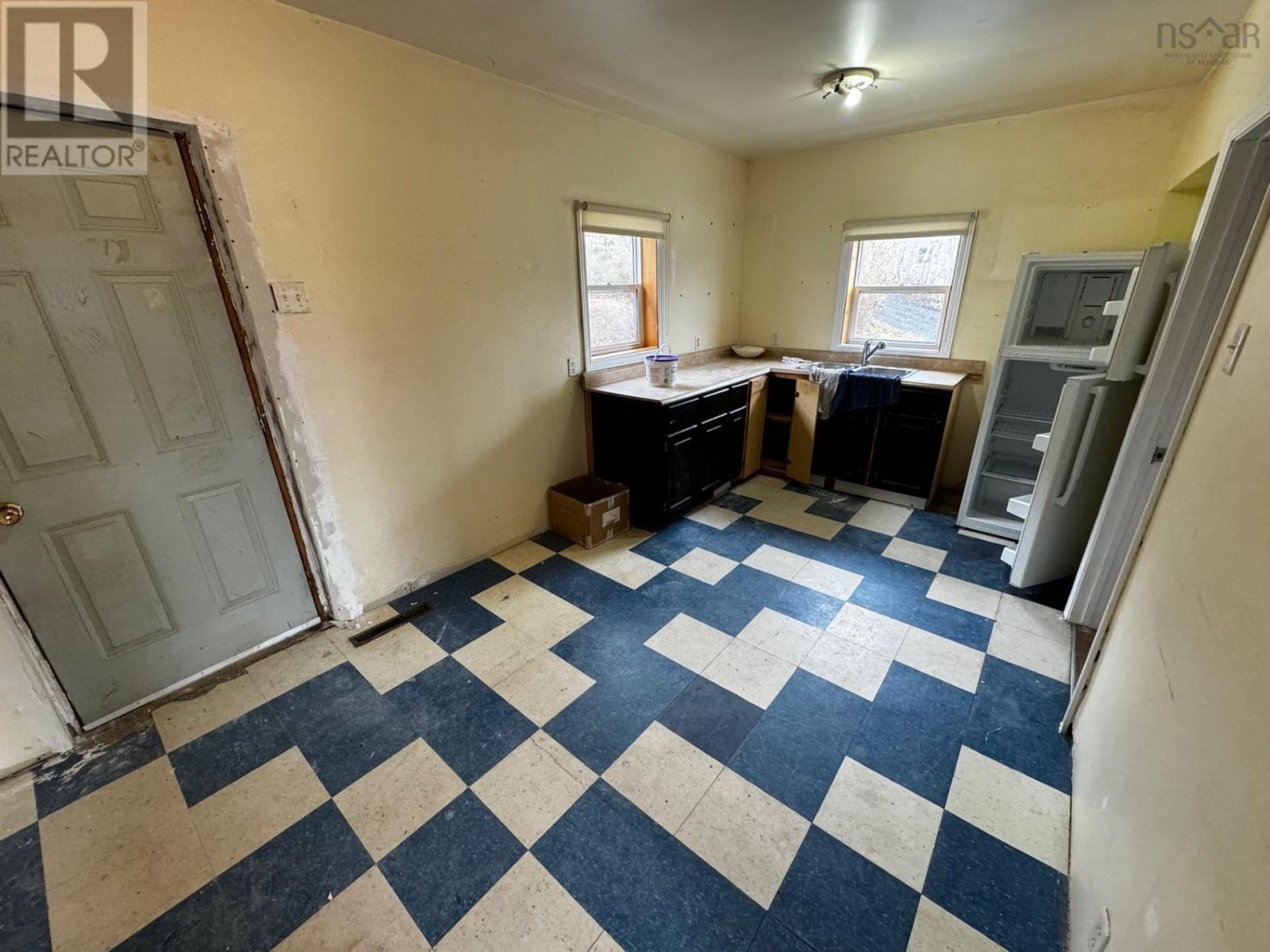 21 Mountain Avenue, Dartmouth, Nova Scotia  B2X 1E9 - Photo 4 - 202406890