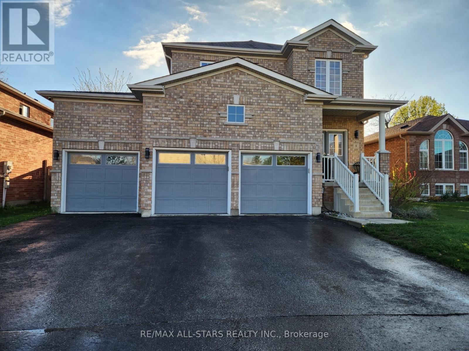 8 WHITE CRES, barrie, Ontario