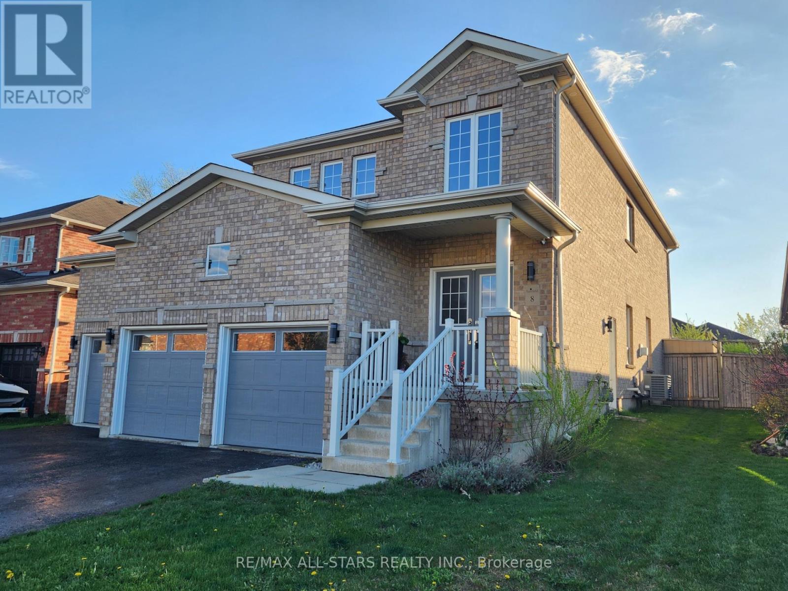8 White Cres, Barrie, Ontario  L4N 7M1 - Photo 2 - S8225194