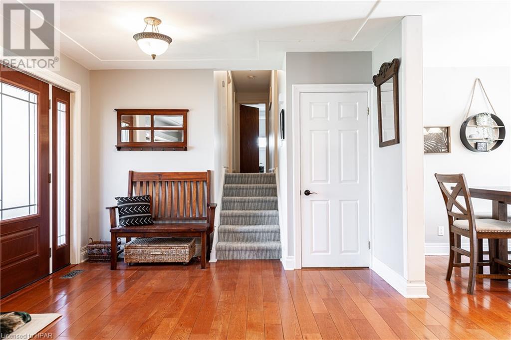 151 Britannia Street, Stratford, Ontario  N5A 5Z3 - Photo 5 - 40570415
