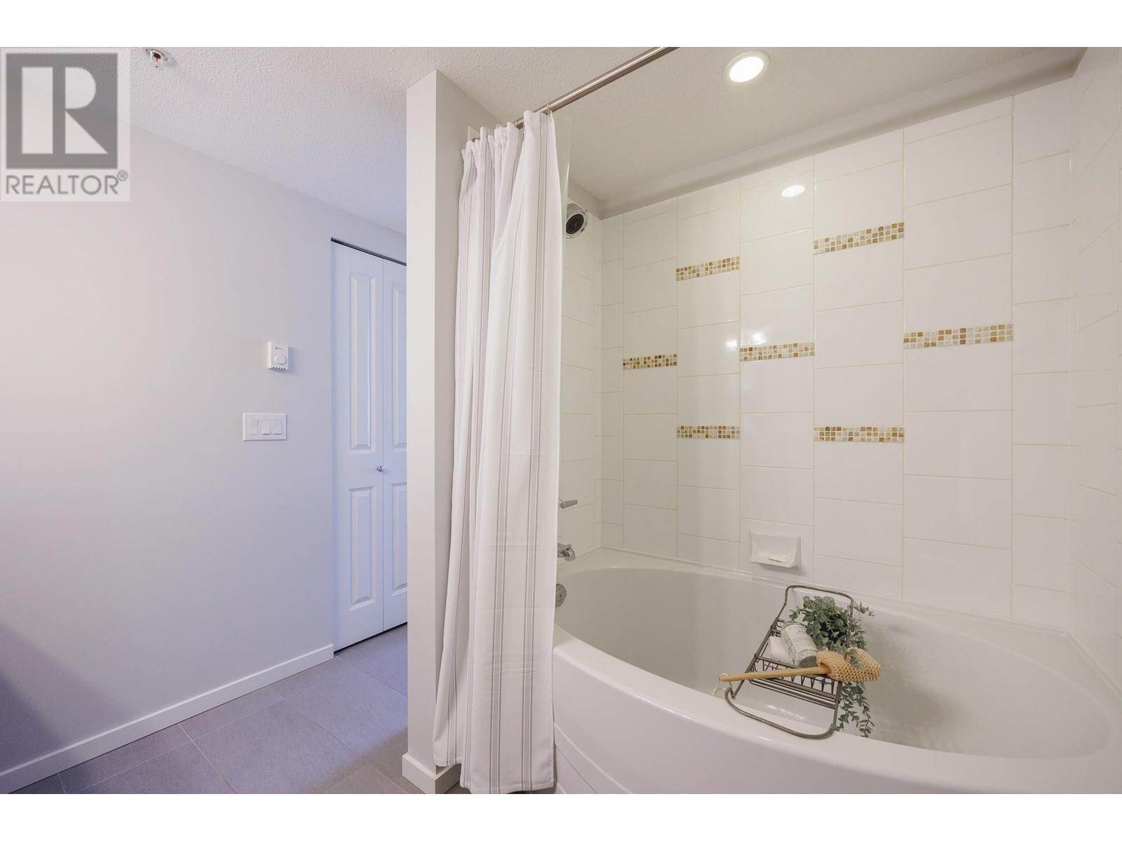 206 3110 Dayanee Springs Boulevard, Coquitlam, British Columbia  V3E 0B4 - Photo 19 - R2869612