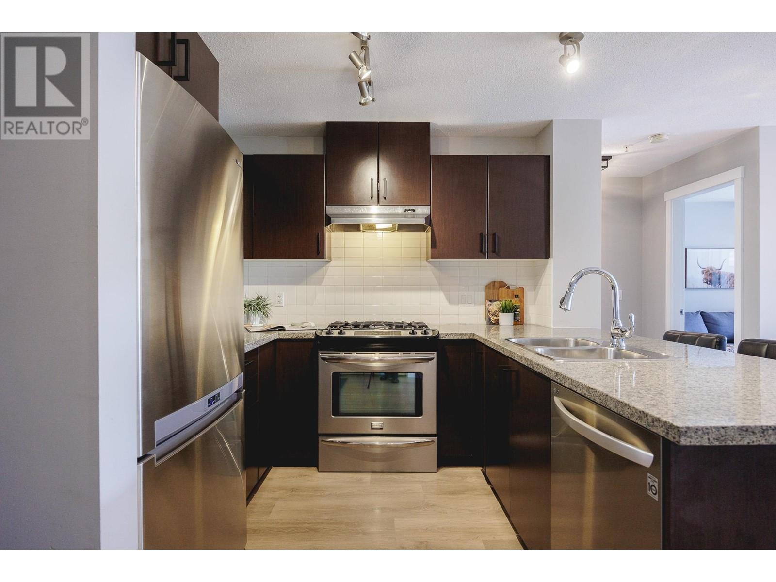 206 3110 Dayanee Springs Boulevard, Coquitlam, British Columbia  V3E 0B4 - Photo 3 - R2869612