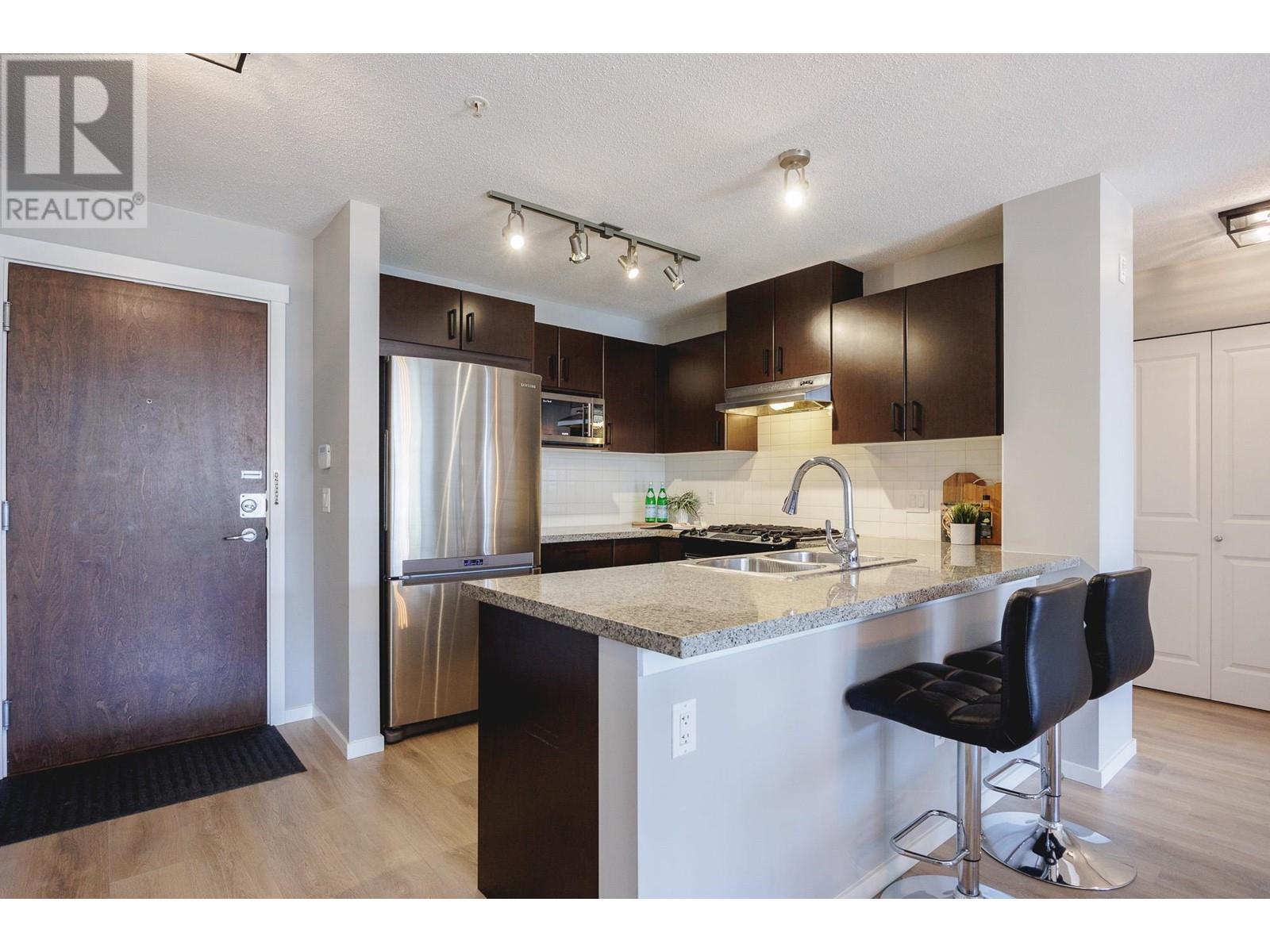 206 3110 Dayanee Springs Boulevard, Coquitlam, British Columbia  V3E 0B4 - Photo 4 - R2869612